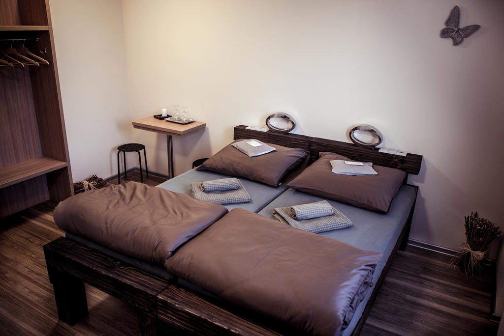 Penzion Vino Hruska Veseli nad Moravou Room photo